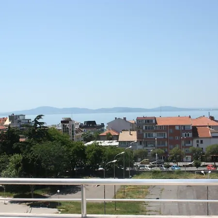 Sunny פומורי